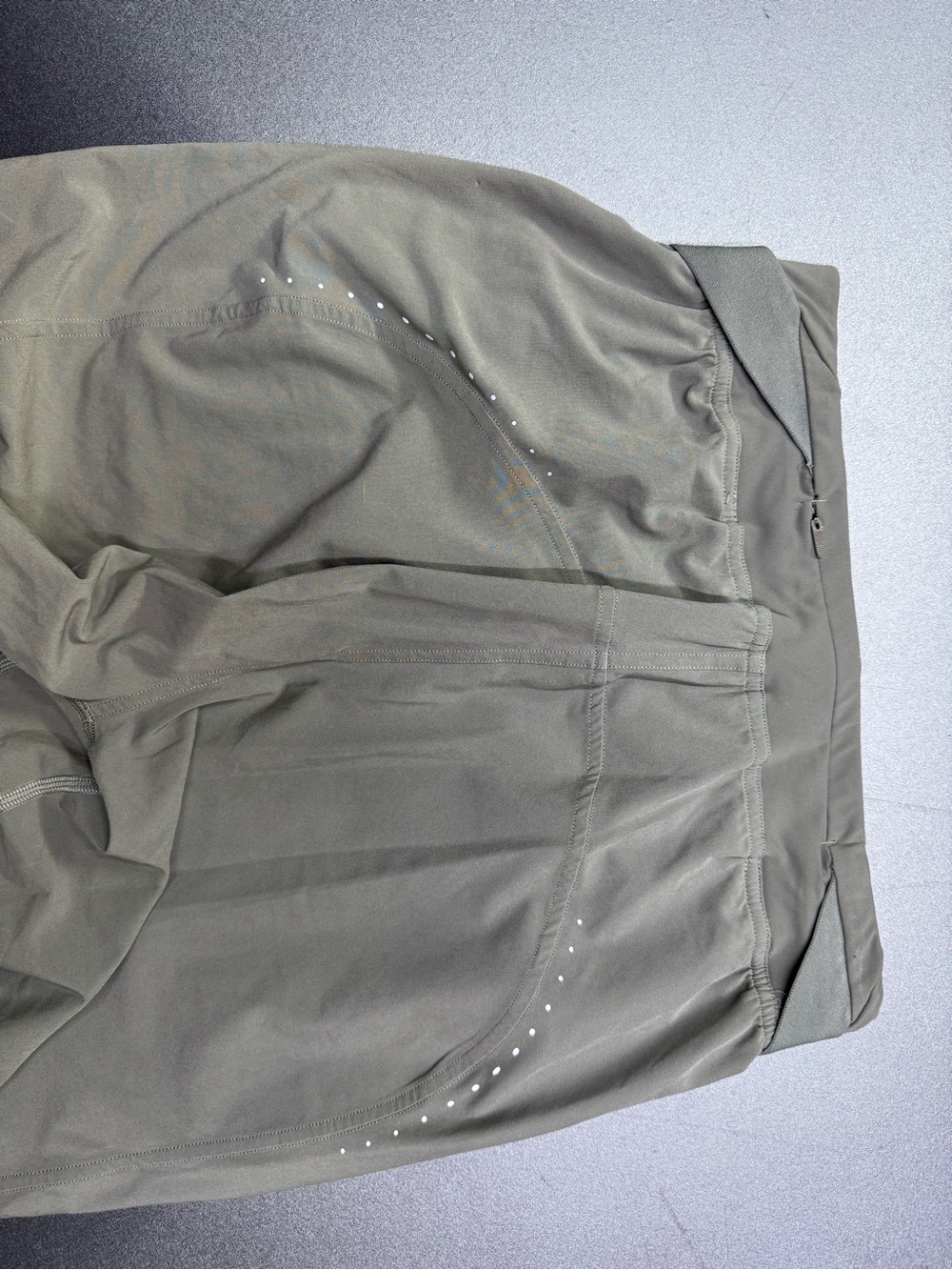 Lululemon Adapted State Jogger Pants Womens Sz 2 Olive Airflow Stretch - Picture 6 of 9